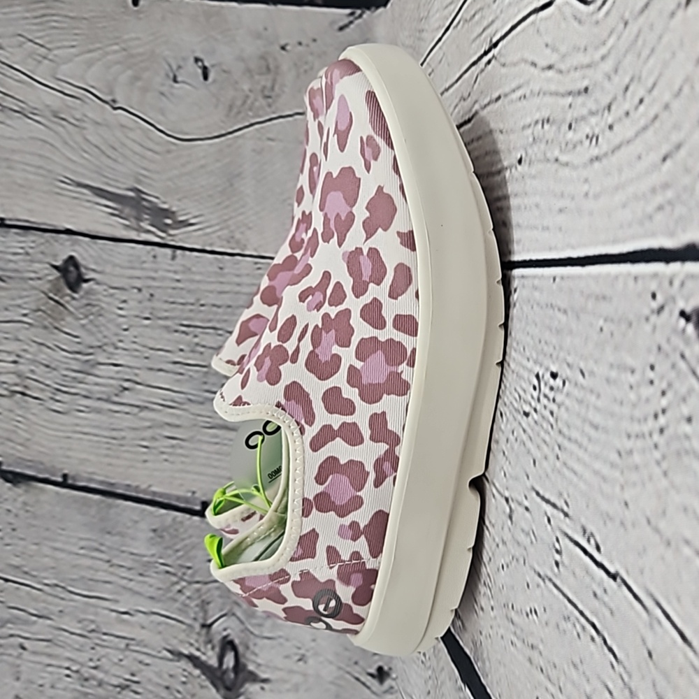 00FOS OOMG EEZEE Women's Rose Leopard Slip On Athletic Shoes Size 6